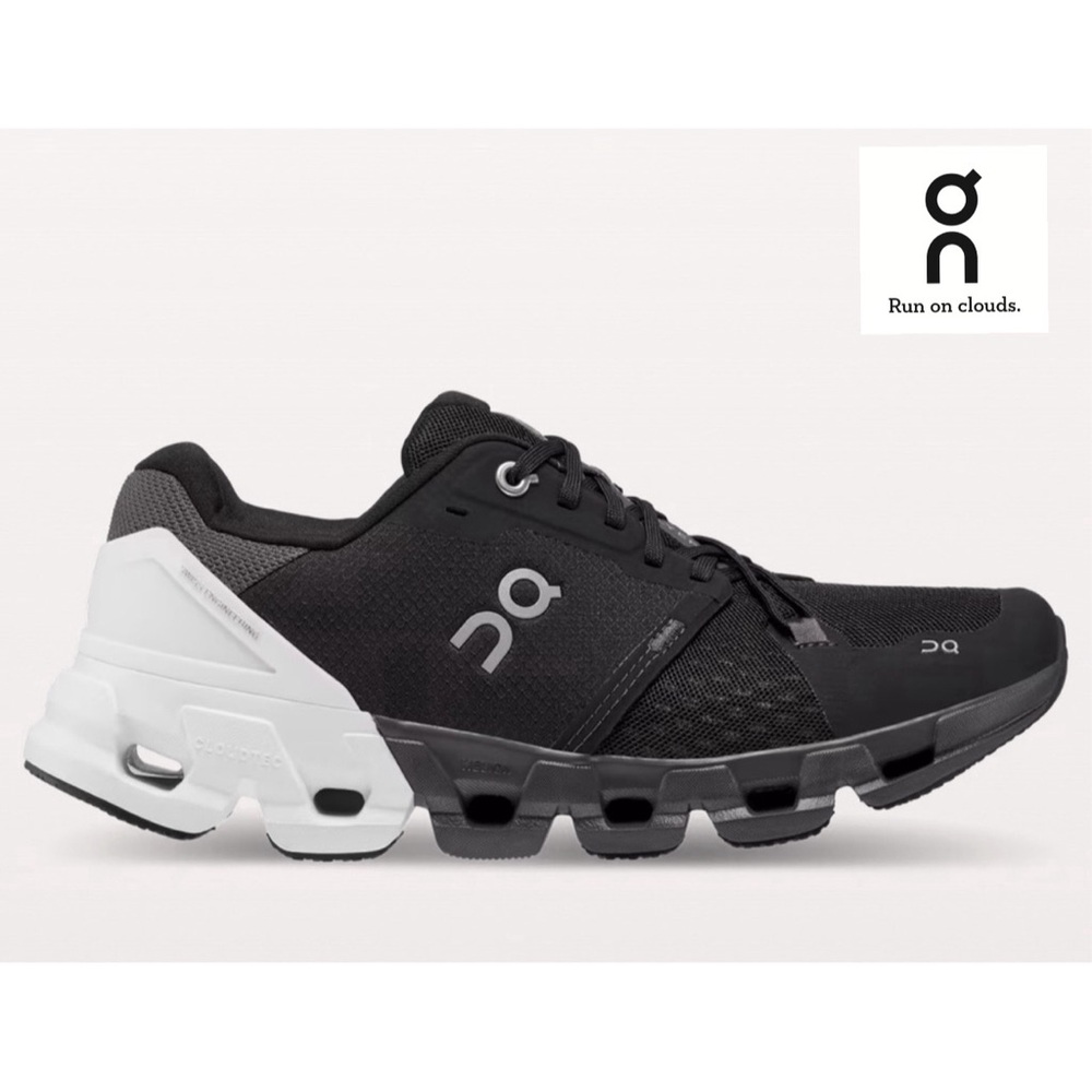👟OnCloud Flyer 4 Womens White & Black Sneakers size 7